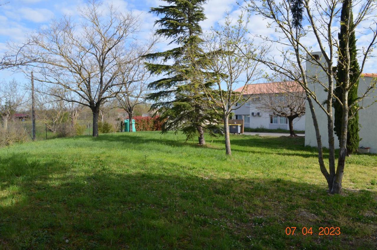 Greet Hôtel Castres Saix Saix  Buitenkant foto